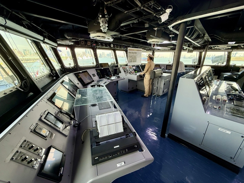 海軍大武號救難艦搭載360度環艙設計駕駛台