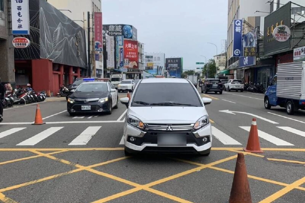 台中西屯自小客車碰撞行人  警方釐清肇事原因