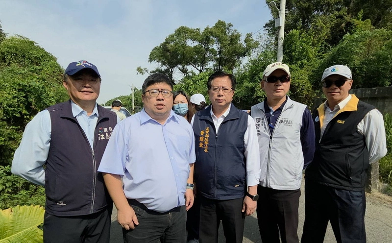 黃昭欽視察嘉義大林年久失修灌溉溝渠