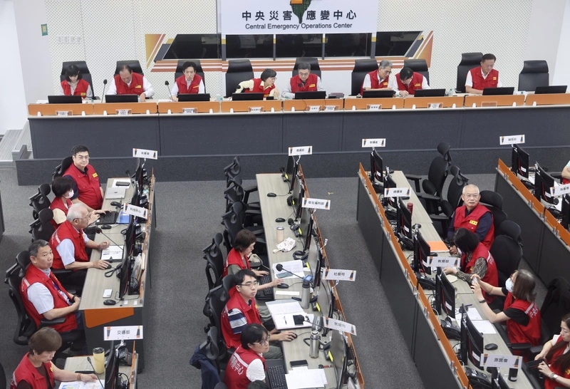 颱風巴威逼近 卓榮泰視察應變中心關心堰塞湖撤離