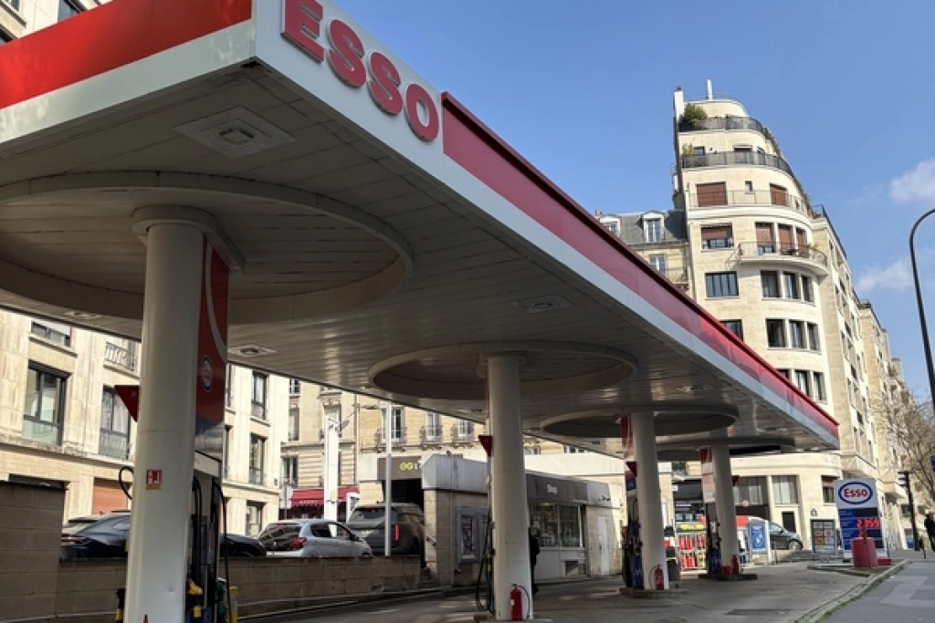 油價飆高　巴黎叫車平台司機嘆「載愈遠虧愈多」