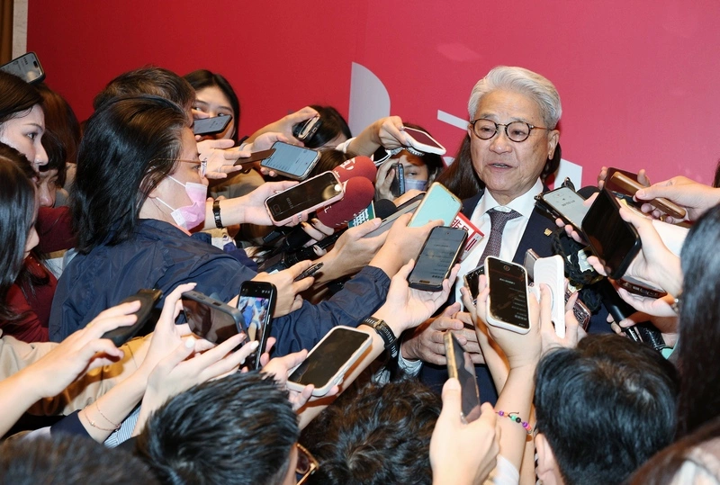 吳東亮接受媒體聯訪