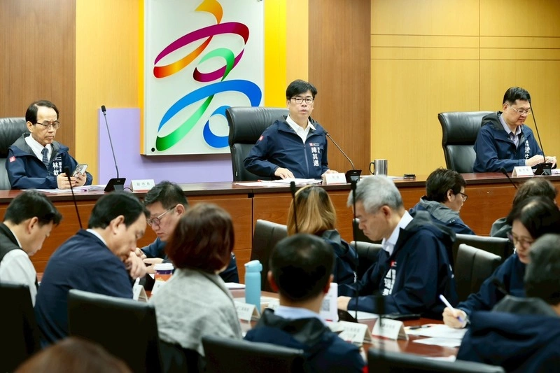 高雄追加預算案送議會 營養午餐免費敬老卡點數增等