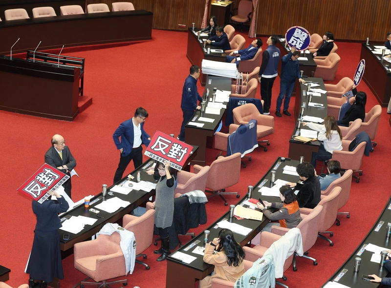 藍白表決勝　建請賴總統赴立院國情報告接受諮詢