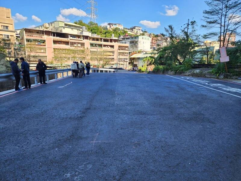 汐止伯爵街道路下陷　跨局處合作完成重建搶修