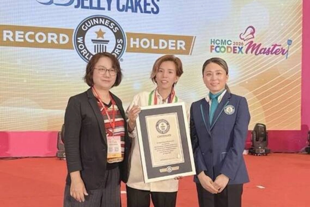 台灣果凍藝術國際發光  1198顆果凍花寫金氏世界紀錄