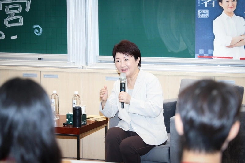 盧秀燕：愈早讓民眾掌握訊息　愈能減少問題油下肚