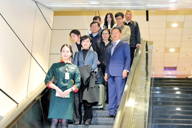 見證台美貿易協定簽署　鄭麗君返台：祝大家新年快樂