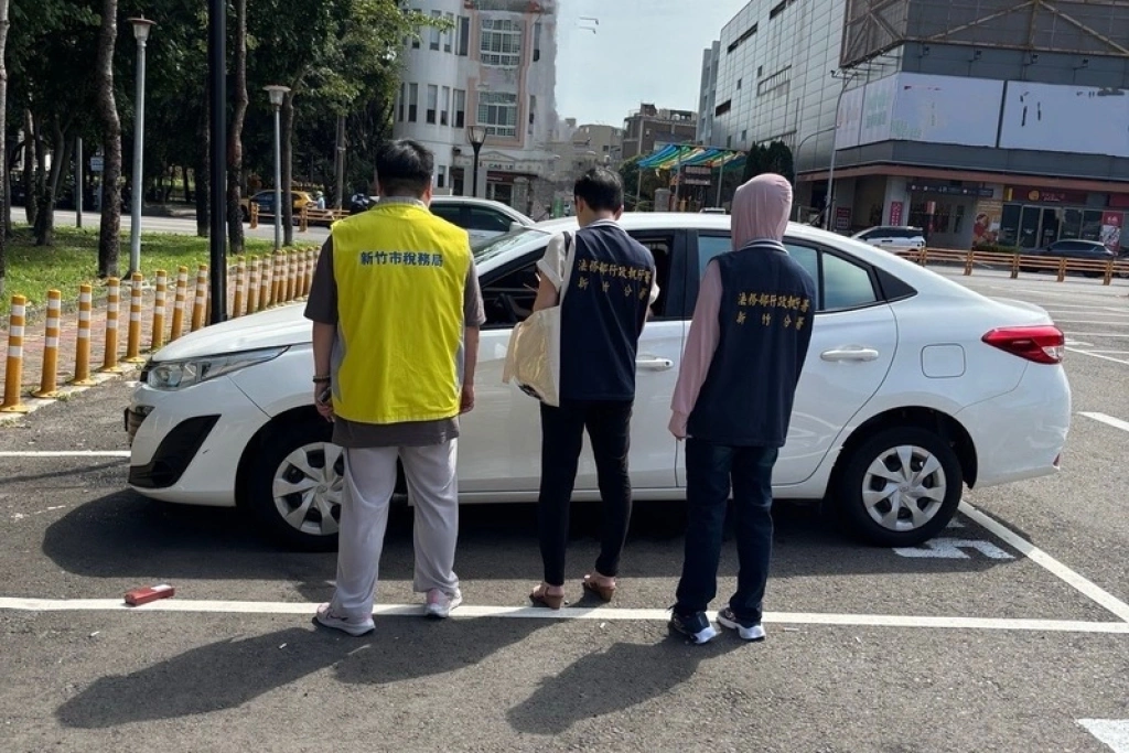 新竹女欠稅近30萬元　新車臨停遭查扣追回款項