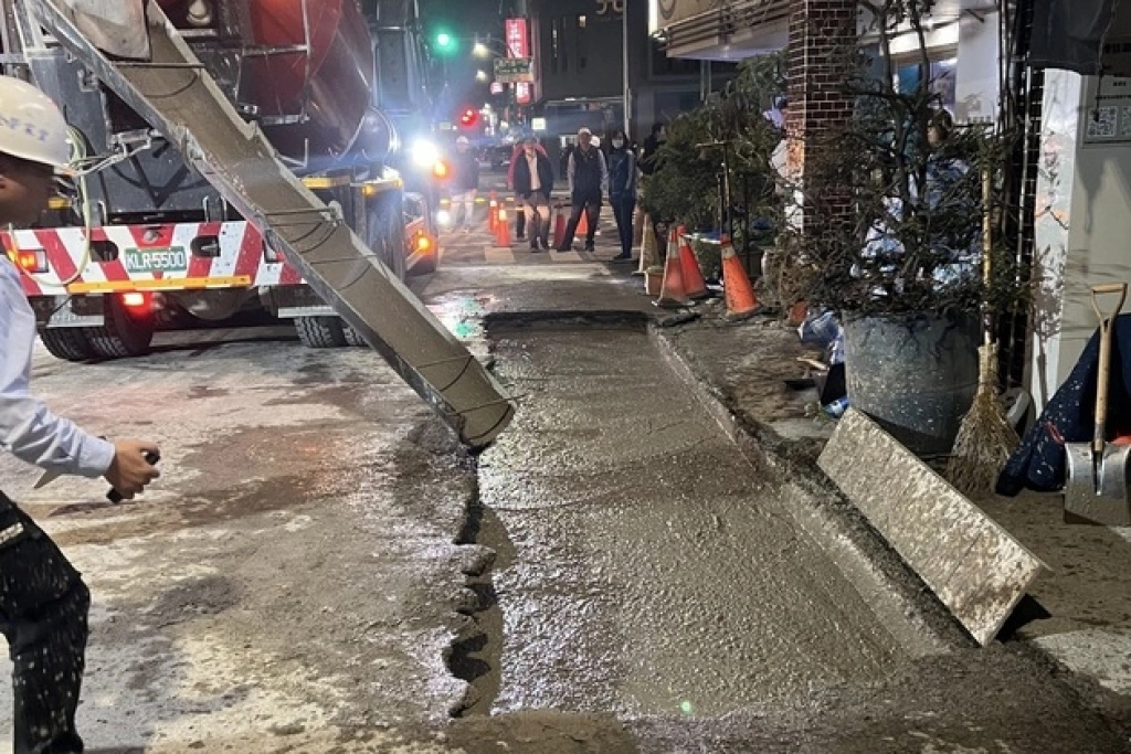 台南中西區五妃街路面下陷回填