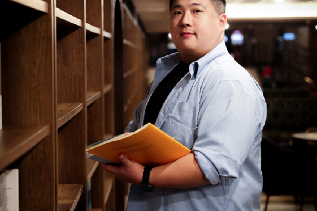 為圓音樂夢　青年指揮吳昱德補習班兼課