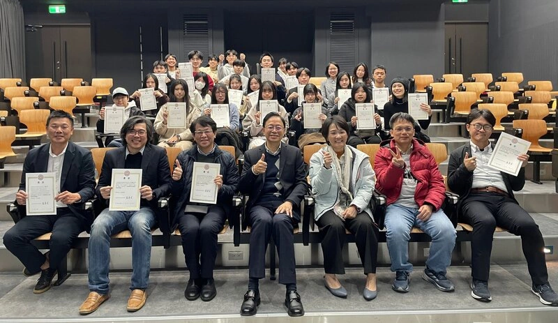 東吳巨資學院頒發文華獎學金