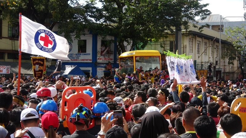 馬尼拉「黑色拿撒勒節」遊行  急救人員現場待命