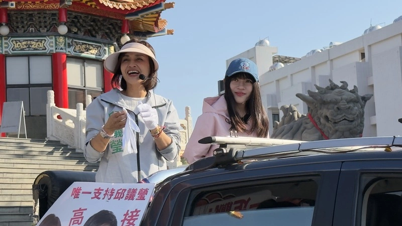 初選落敗　邱議瑩展開謝票車掃