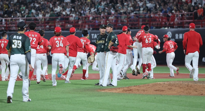 劉俊緯3分砲加朱育賢再見安　龍隊逆轉勝