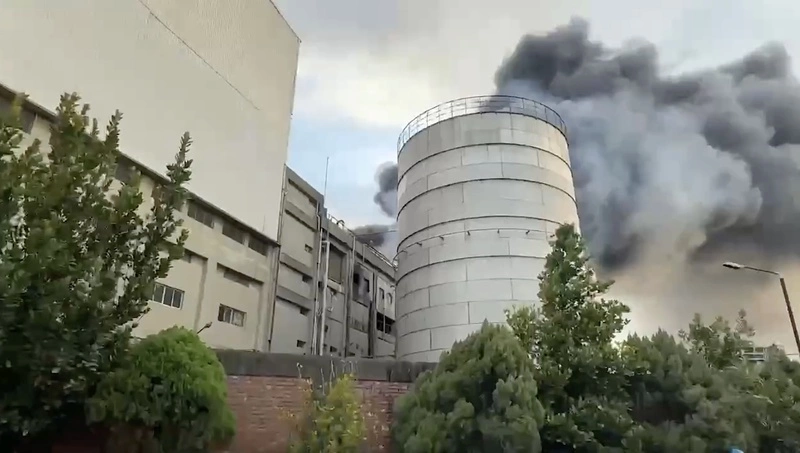 苗栗頭份工廠火警　濃煙漫天