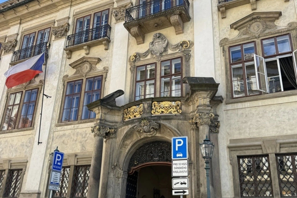 700位斯洛伐克文化人士連署信 示警捷克政治干預風險