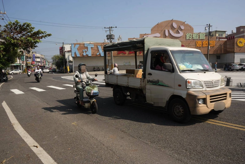 屏東內埔增設人行道　居民指設計不良造成道安風險
