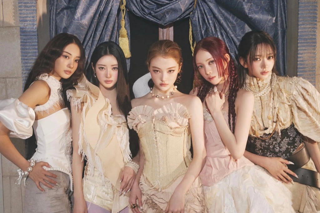 MEOVV睽違8個月回歸「從貓咪進化成猛獸」!迷你二輯《BITE NOW》主打曲〈DDI RO RI〉MV全員鉑金金髮 巴哈名曲變身洗腦K-POP