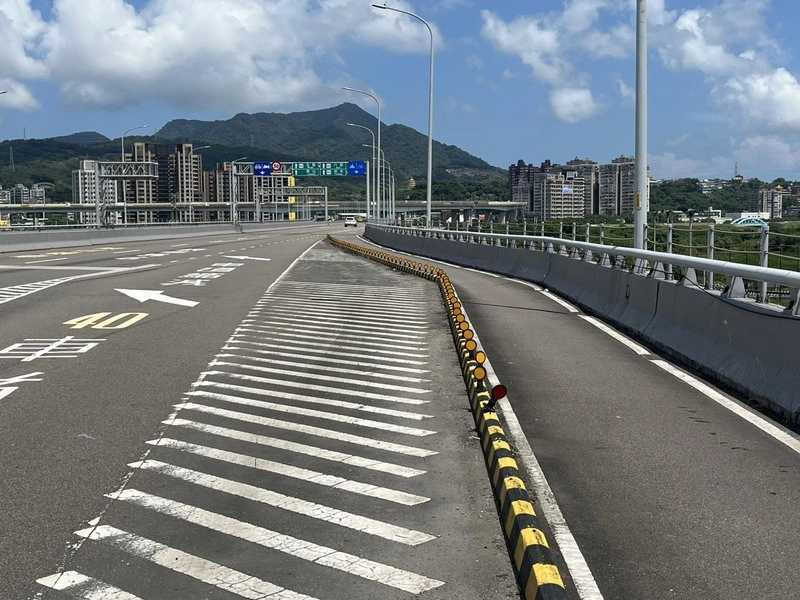 成蘆橋機車道設計易釀事故　新北將拆引道分隔島