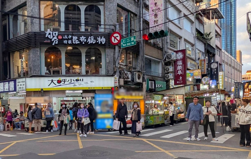 愛四路夜市部分攤商占行穿線惹議　基市府將會勘