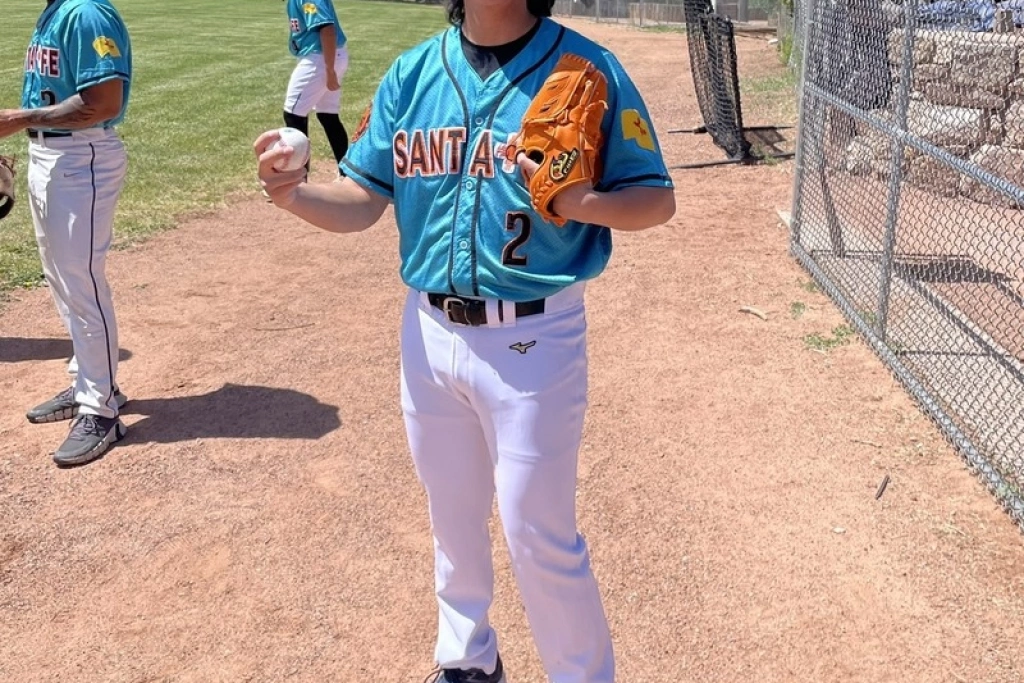 海軍軍官成日本獨盟球員　吳冠儒勇追棒球夢