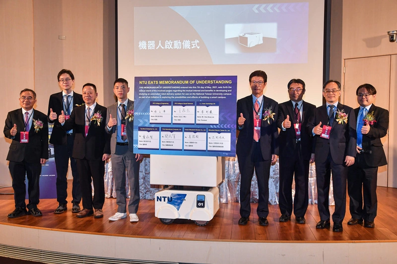 台大校園率先試辦無人送餐服務（3）