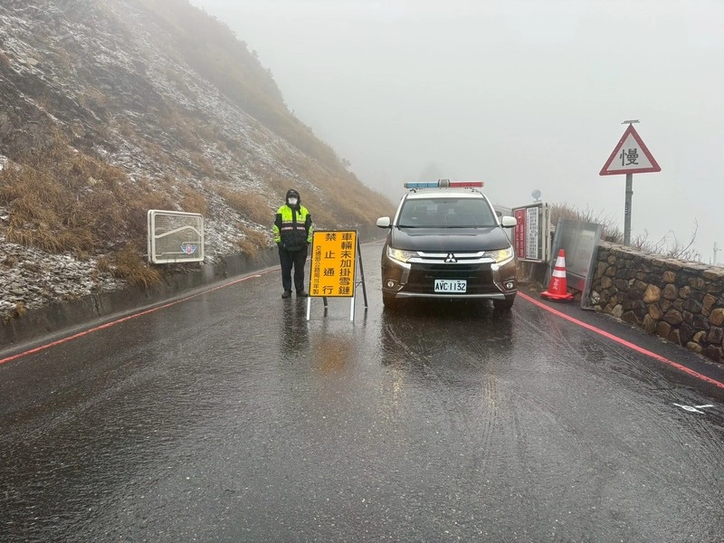 合歡山降雪　台14甲線翠峰至大禹嶺段夜間封閉