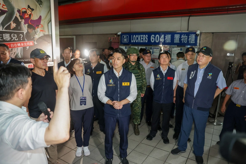 城鎮韌性演習北市登場　商圈民眾配合進地下室避難
