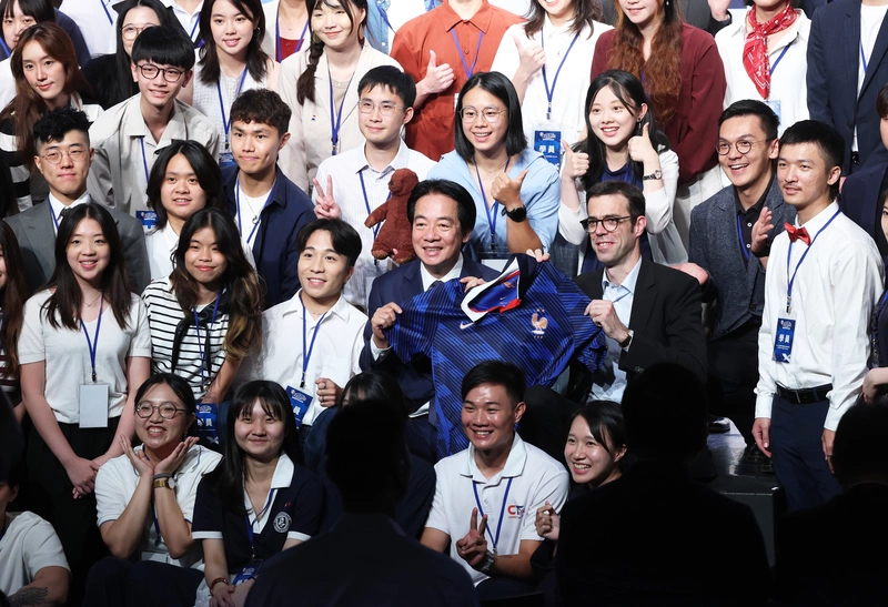 青年百億圓夢計畫赴法交流　總統期許台灣有首位太空人