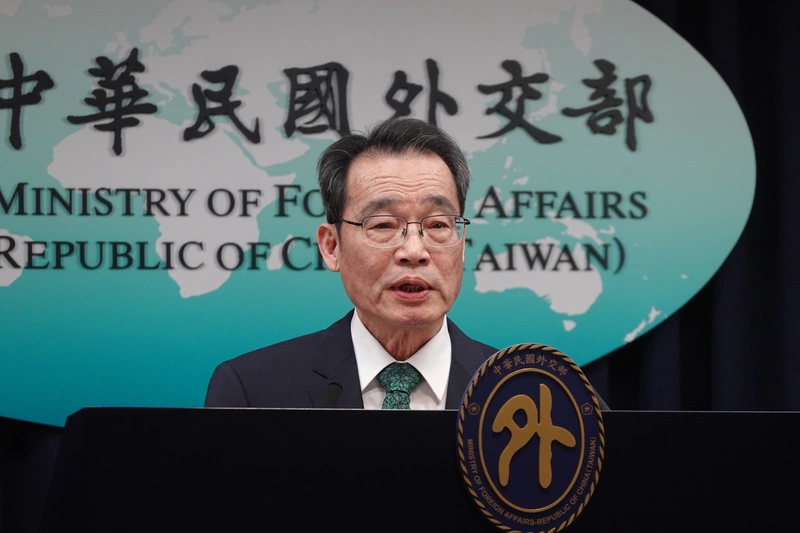 出國過年民眾要當心　申換護照者最晚2/13須領照