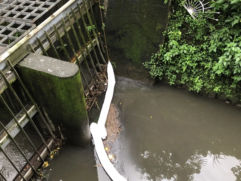 基隆源遠路大排冒出白色泡沫