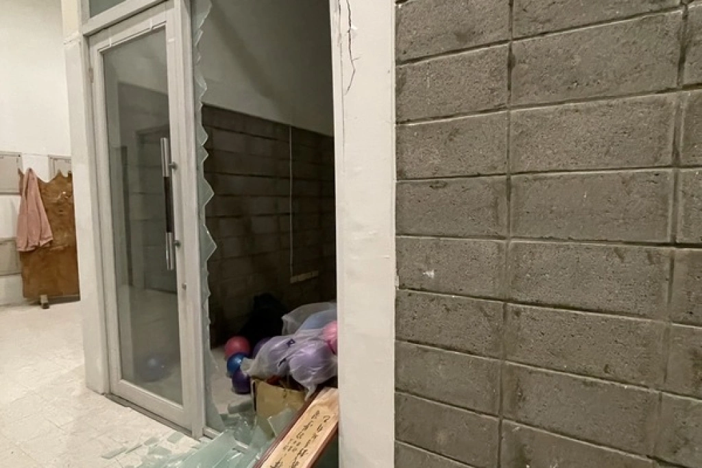 強震影響　台東體中硬體設備受損慘（3）