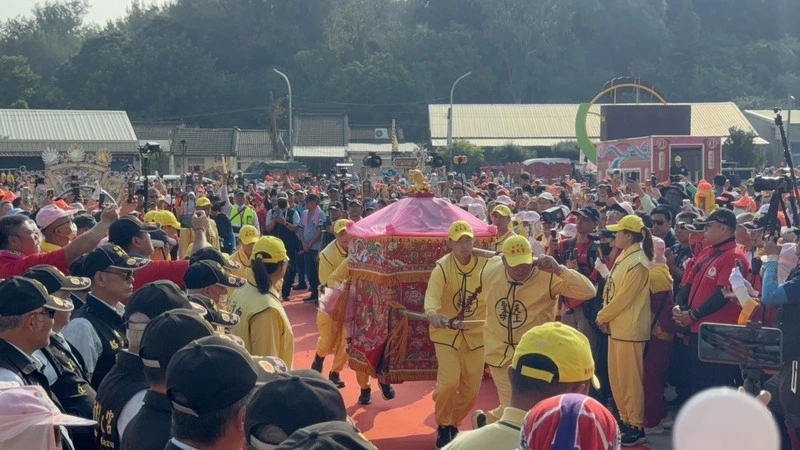 麥寮王船文化祭　拱天宮、拱範宮媽祖贊境賜福