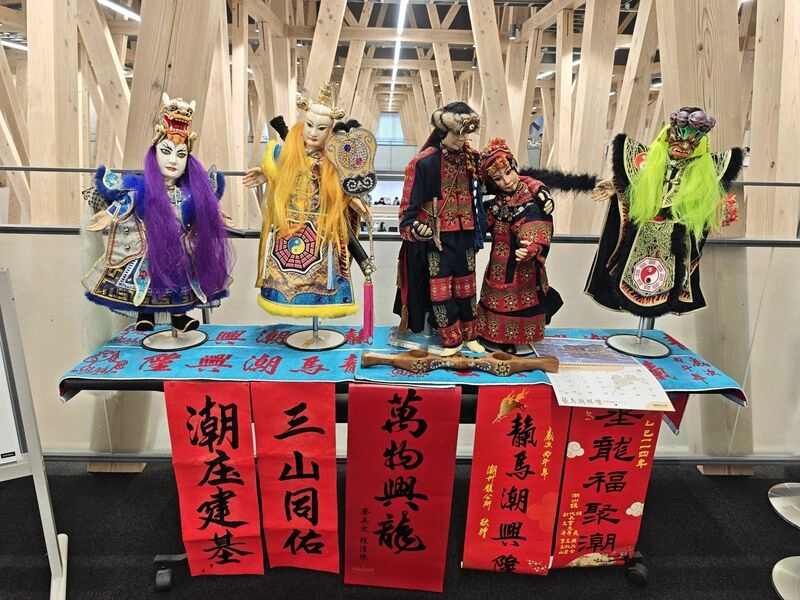 台日人偶交流　潮州排灣族服飾布袋戲偶日本展出