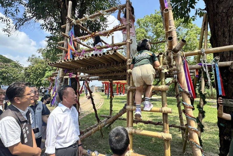 嘉縣首所公辦公營排路華德福教育實驗國小揭牌