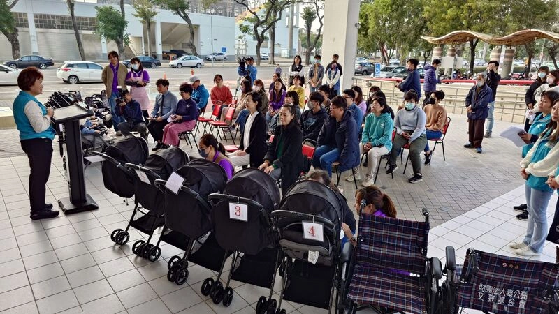 民間贈輪椅及嬰兒推車供台灣燈會運用