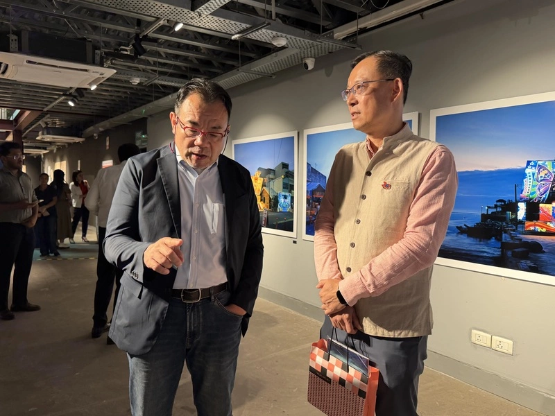 秀台版變形金剛　沈昭良：盼印度認識台灣庶民文化