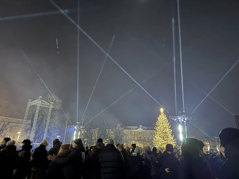 立陶宛維爾紐斯跨年　雷射燈光秀