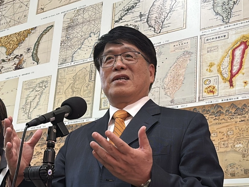 繳喪失中國籍證明10年才能參選　游盈隆：尊重陸委會