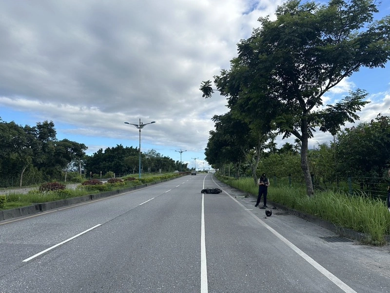 花蓮高中生騎微型電動二輪車  疑自摔頭撞石墩不治
