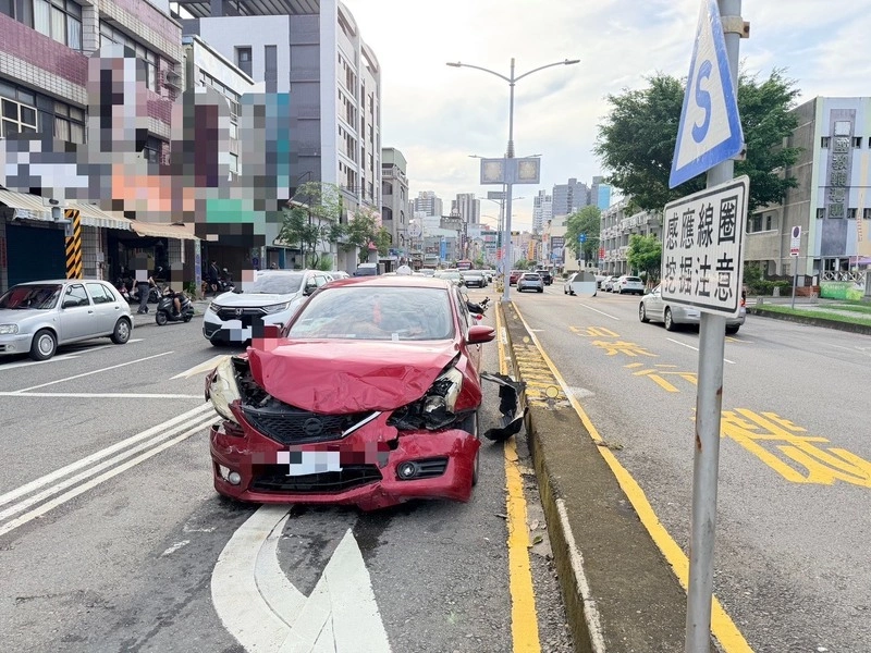 男涉毒駕闖紅燈致4車受損釀3傷 高雄警逮人送辦