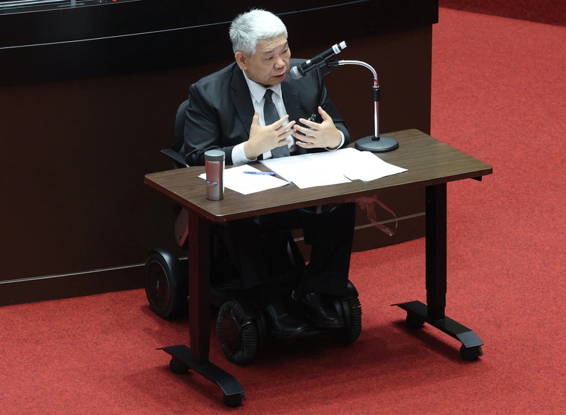 王榮璋說明公務車爭議　支持建立更透明制度