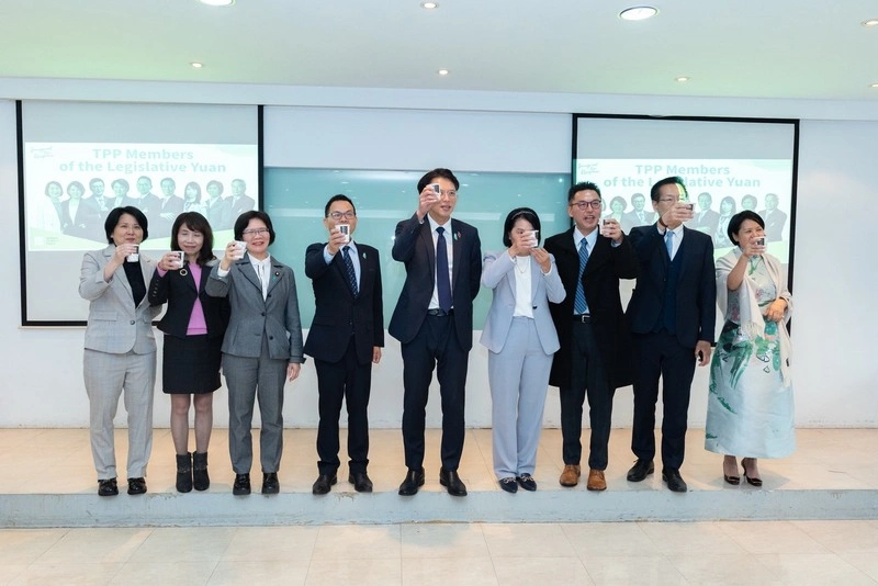 黃國昌：嚴格監督特別預算與支持國防毫無衝突