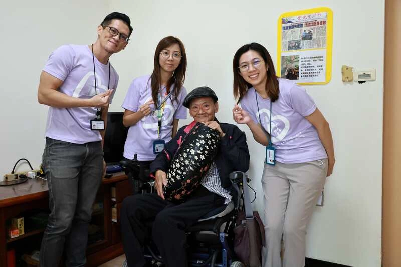 漆畫師江添昌光復洪災失去家園　門諾醫院伸援