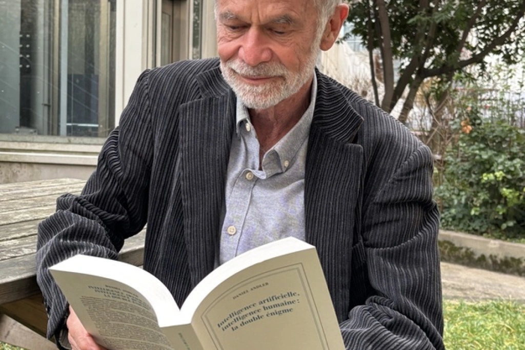 法擬禁青少年用社媒　院士也曾滑不停警告注意力風險