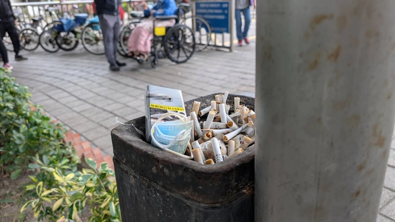 醫院室內禁菸　戶外延伸空間成菸害「搖滾區」