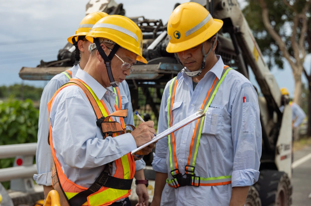 99.9999%的光速任務 文總《匠人魂》紀錄短片帶你順暢瀏覽電信匠人秘辛