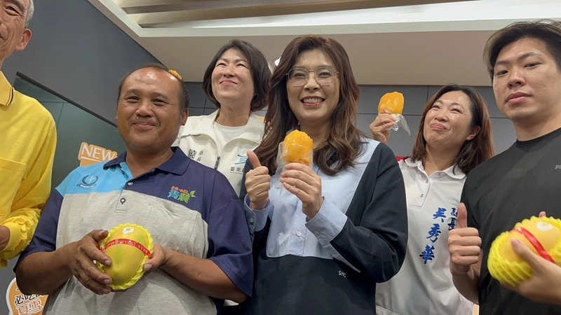 赴台東主持中常會 鄭麗文：吃鳳梨釋迦可推動和平