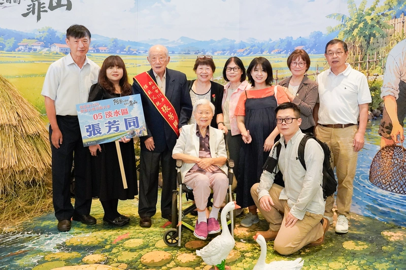 報社檢字排版養大7子女　96歲張芳同獲模範父親
